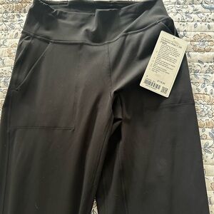 BLACK LULULEMON ALIGN JOGGERS SIZE 6 ( discontinued )